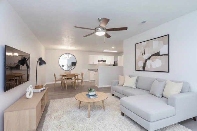 Building Photo - Hidden Lake