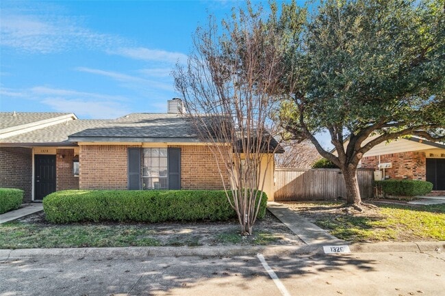 Building Photo - 2111 E Belt Line Rd Unit 132C