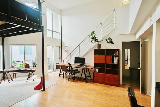 Building Photo - 670 5th St Unit ID1328937P