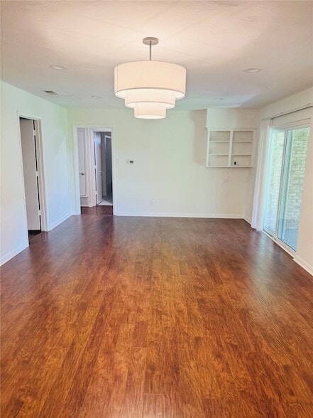 Photo - 8406 Foxwood Ln