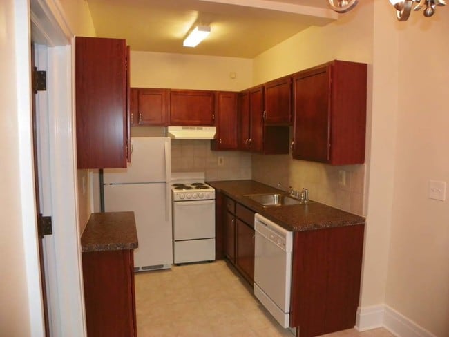 Photo - Lin-Nor Apartments