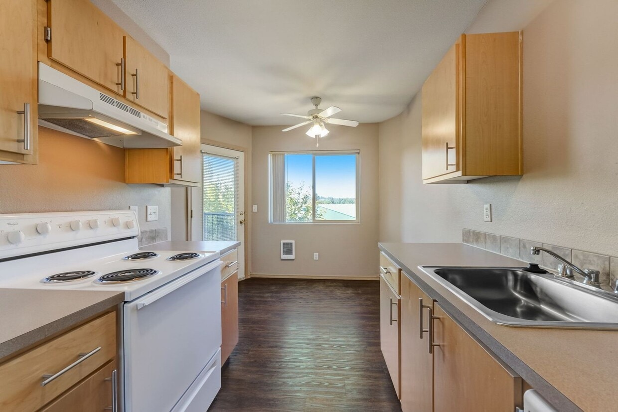 Floor Plan - 2 bed 2 bath A The Tillamook