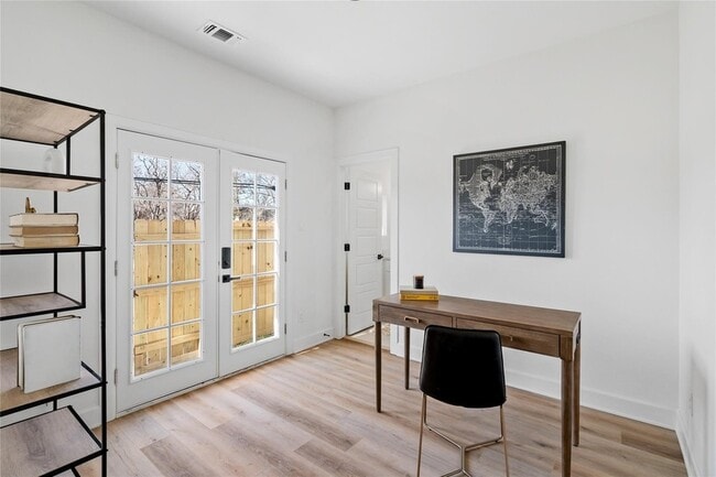 Photo - 3601 Rebecca St