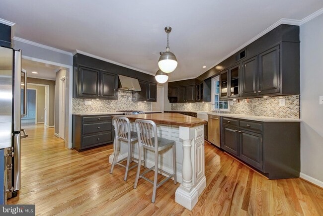 Photo - 4509 Tournay Rd