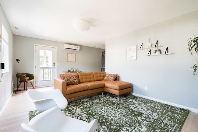 Building Photo - 1616 NW Northrup St Unit ID1309831P