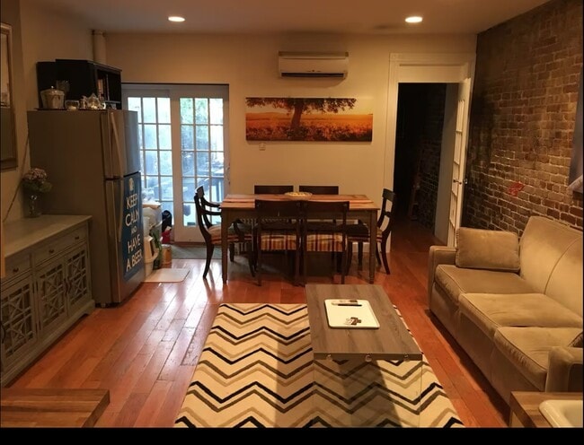 Building Photo - 119 W 80th St