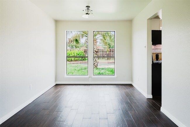 Photo - 2637 Austin Dr