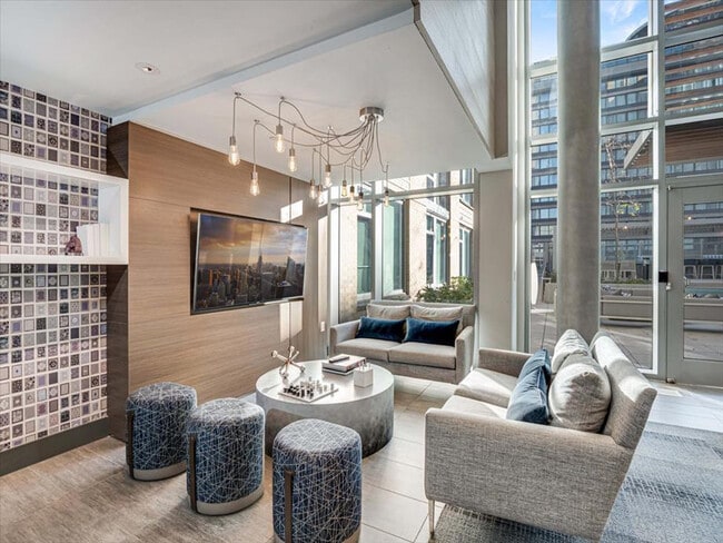 Photo - 400 Army Navy Dr Unit SI ID1043383P