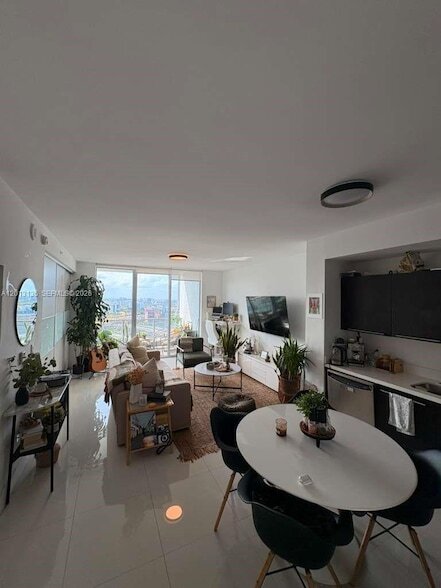 Photo - 90 SW 3rd St Unit 2106