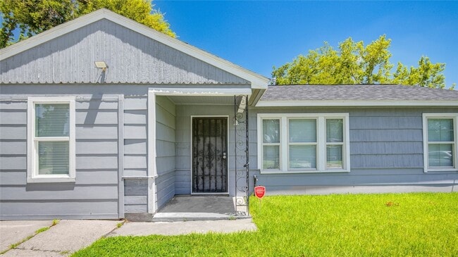 Photo - 8921 Oak Knoll Ln