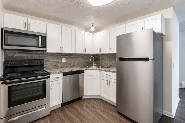 Building Photo - Webster Manor Apartment Homes