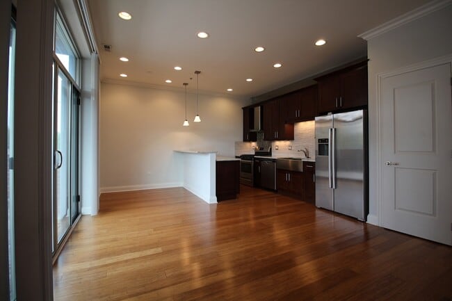 Photo - 1609 W Warren Blvd Unit 216