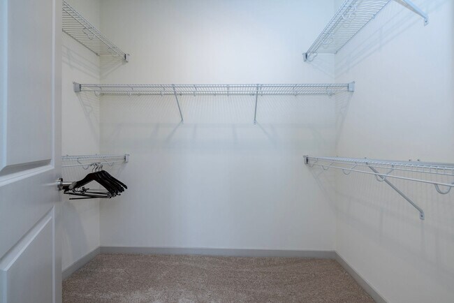 Photo - 633 E Main St Unit SI ID1014616P