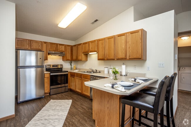 2BR, 1BA - 925 SF - Stonegate