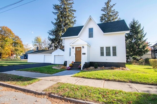 Building Photo - 4 Van Buren St