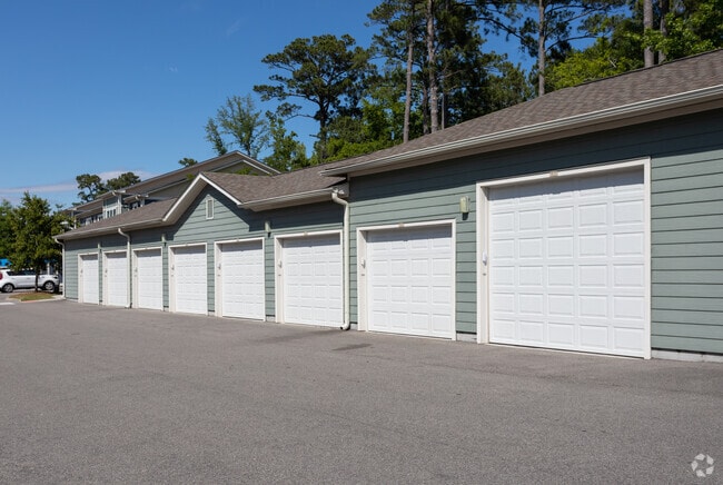 Garages - Amberleigh Shores