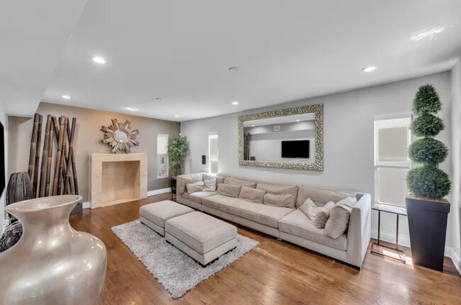 Photo - 200 NE 16th Ave Unit ID1369656P