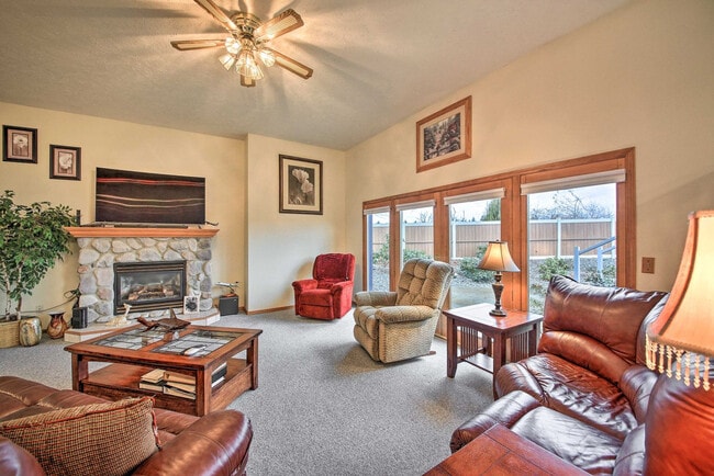 Building Photo - 18625 E Riverway Ave Unit SI ID1596256P