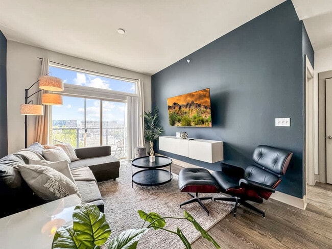 Photo - 2901 Indiana St Unit ID1055695P