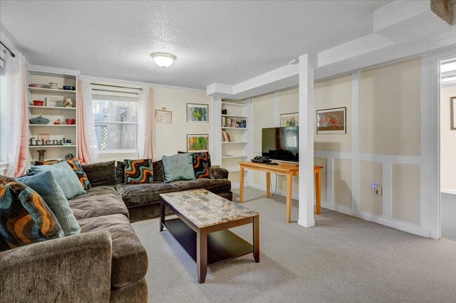 Photo - 102A White Oak Dr Unit SI ID1460712P