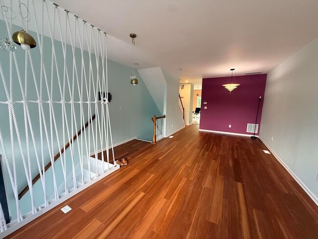 Photo - 31 Locust St