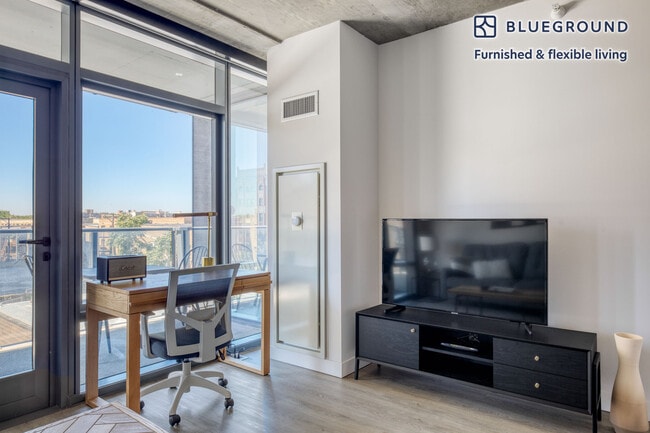 Photo - 450 W Belmont Ave Unit FL5-ID983