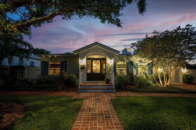 Building Photo - 302 NW 16th St