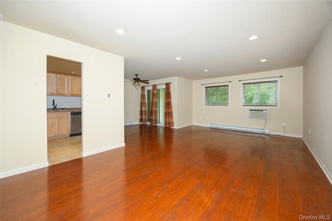 Photo - 19 Scarborough Ln Unit A