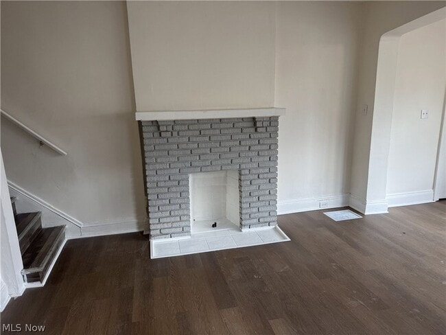 Photo - 3242 Sycamore Rd Unit Left Side