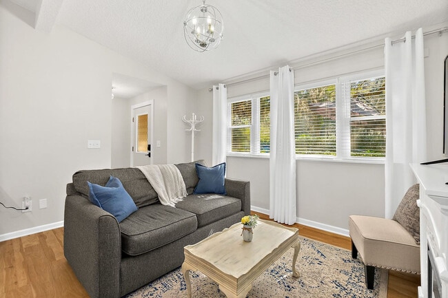 Building Photo - 12 Sylvan Dr Unit ID1281910P