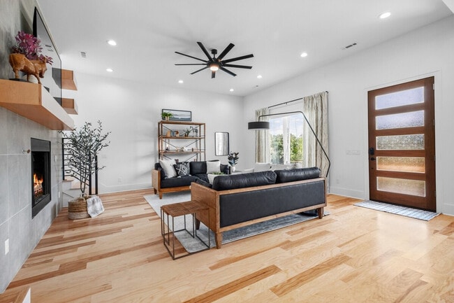 Photo - 1251 Fillmore St Unit ID1221810P