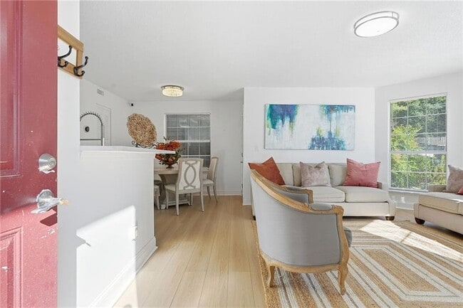 Photo - 904 Wentworth Ct