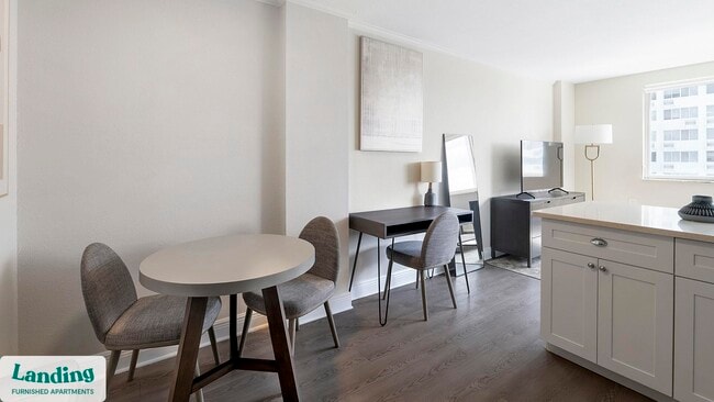 Photo - 305 Dr. M.L.K. Jr St S Unit 636.1404461