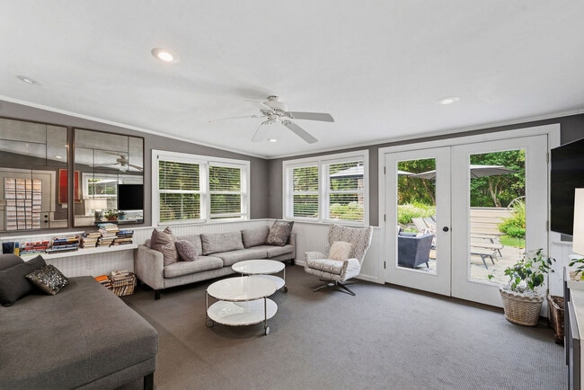 Building Photo - 14 Millstone Dr Unit SI ID1520127P
