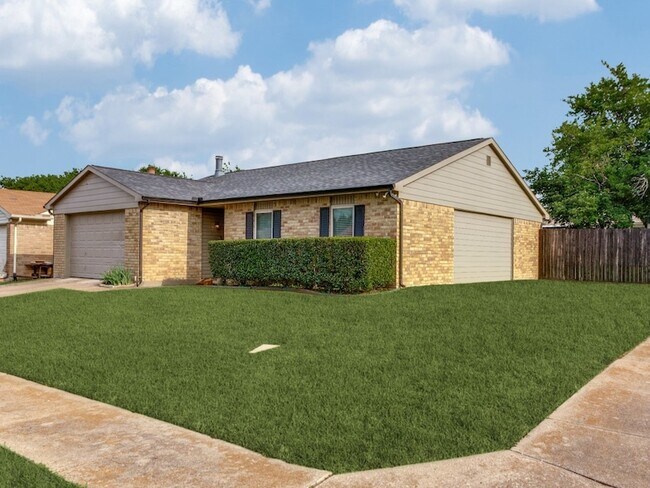 Photo - 6900 Sandstone Ct