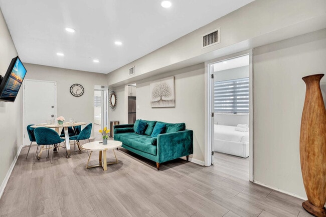 Building Photo - 10004 E Bay Harbor Dr Unit SI ID1527178P