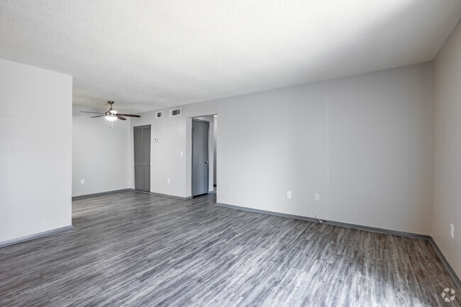 1BR, 1BA - 730SF - Kendall Place
