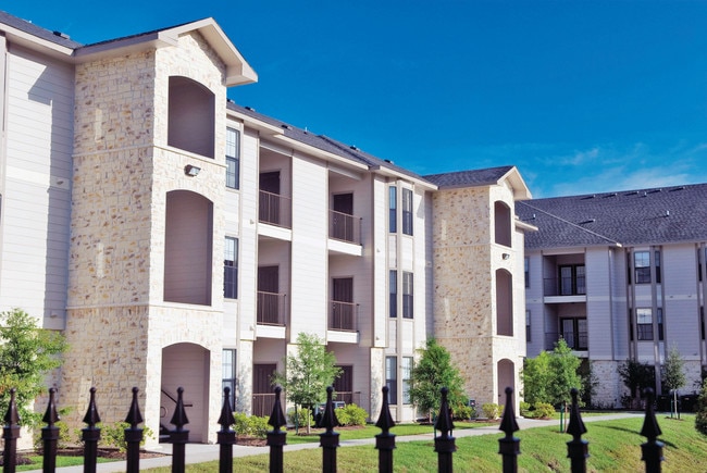 Photo - Camden Lake Apts