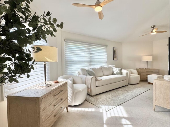 Photo - 240 Norgrove Ave Unit ID1239742P