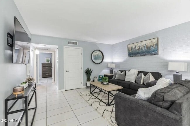 Photo - 1220 N 44th St Unit 3