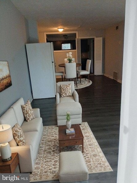 Building Photo - 2113 Church Ln