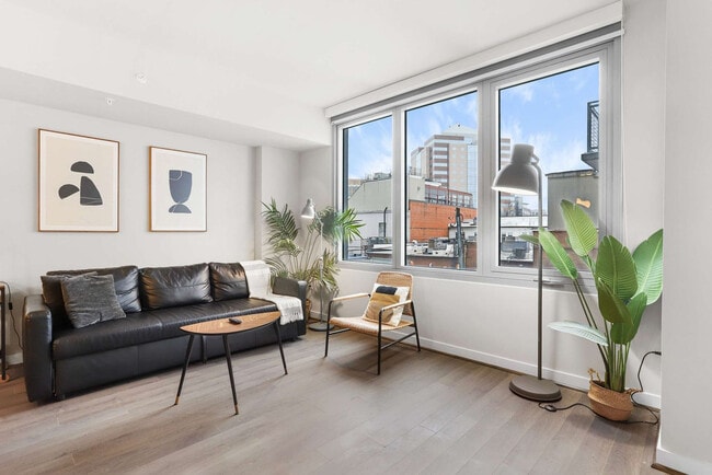 Building Photo - 1122 N Hudson St Unit SI FL3-ID1396877P