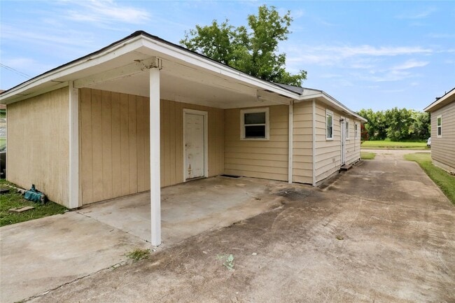 Photo - 604 W Peach St