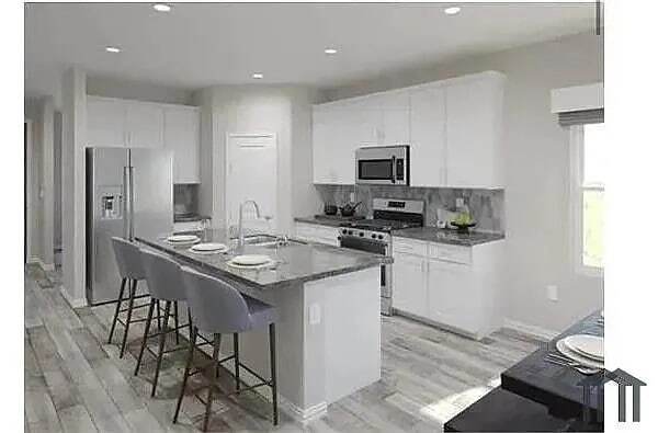 Photo - 1858 McCree St