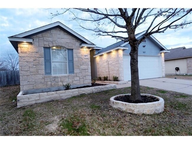 Photo - 107 Tanglewood Ln