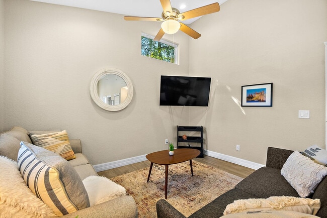 Photo - 104 Cedar St Unit ID1281914P