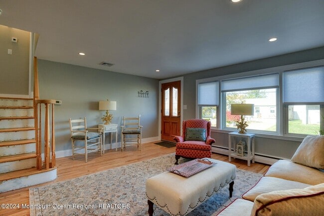 Photo - 105 St Louis Ave