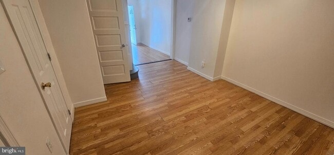 Photo - 2548 Oswego Ave
