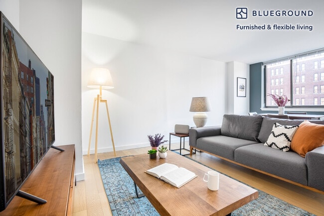 Building Photo - 250 W 19th St Unit FL10-ID210