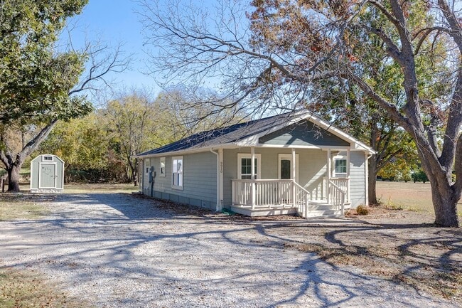 Photo - 9910 Dalrock Rd